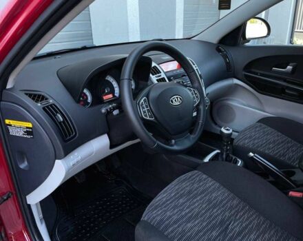 Червоний Кіа Сід, об'ємом двигуна 2 л та пробігом 164 тис. км за 6199 $, фото 9 на Automoto.ua