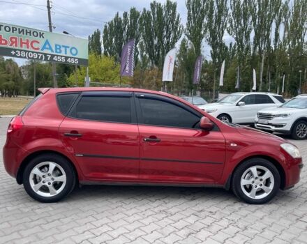 Красный Киа Сид, объемом двигателя 1.6 л и пробегом 200 тыс. км за 5500 $, фото 7 на Automoto.ua