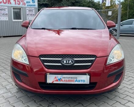 Красный Киа Сид, объемом двигателя 1.6 л и пробегом 200 тыс. км за 5500 $, фото 1 на Automoto.ua