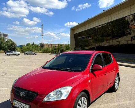 Киа Сид 2007 в Запорожье на Automoto.ua Красный Киа Сид, объемом двигателя 2 л и пробегом 360 тыс. км за 5699 $, фото 1 на Automoto.ua