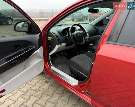 Красный Киа Сид, объемом двигателя 1.59 л и пробегом 238 тыс. км за 5200 $, фото 10 на Automoto.ua