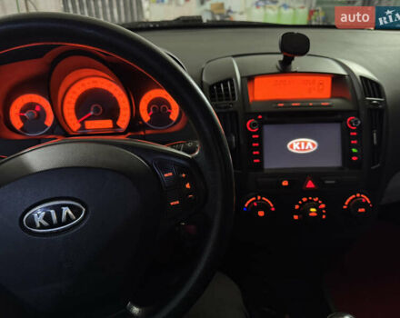 Красный Киа Сид, объемом двигателя 1.4 л и пробегом 269 тыс. км за 4550 $, фото 26 на Automoto.ua