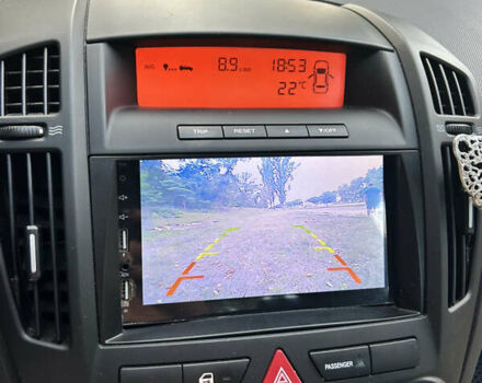 Красный Киа Сид, объемом двигателя 1.4 л и пробегом 191 тыс. км за 5400 $, фото 4 на Automoto.ua