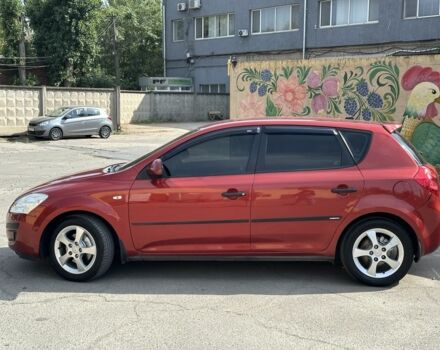 Красный Киа Сид, объемом двигателя 1.6 л и пробегом 200 тыс. км за 5500 $, фото 2 на Automoto.ua