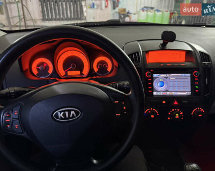 Красный Киа Сид, объемом двигателя 1.4 л и пробегом 269 тыс. км за 4550 $, фото 20 на Automoto.ua