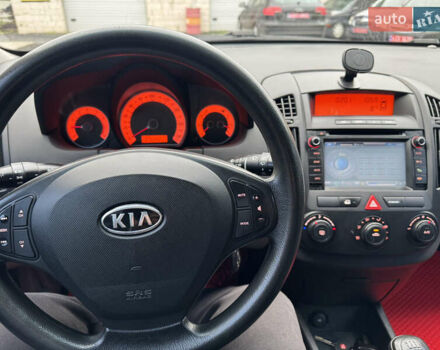 Красный Киа Сид, объемом двигателя 1.4 л и пробегом 269 тыс. км за 4550 $, фото 21 на Automoto.ua