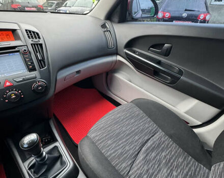 Красный Киа Сид, объемом двигателя 1.4 л и пробегом 269 тыс. км за 4550 $, фото 24 на Automoto.ua