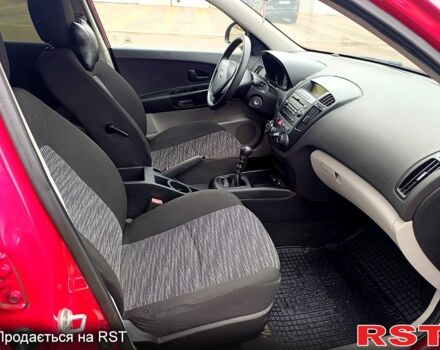 Красный Киа Сид, объемом двигателя 1.4 л и пробегом 180 тыс. км за 4300 $, фото 9 на Automoto.ua
