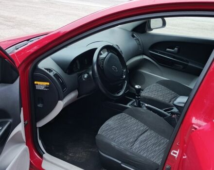 Красный Киа Сид, объемом двигателя 1.4 л и пробегом 200 тыс. км за 4500 $, фото 6 на Automoto.ua