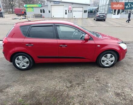 Красный Киа Сид, объемом двигателя 1.4 л и пробегом 180 тыс. км за 4300 $, фото 5 на Automoto.ua