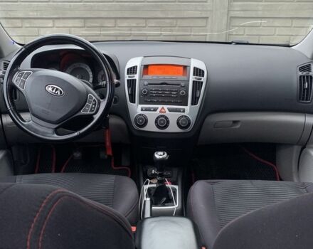 Красный Киа Сид, объемом двигателя 1.6 л и пробегом 270 тыс. км за 4900 $, фото 5 на Automoto.ua