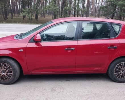 Красный Киа Сид, объемом двигателя 1.4 л и пробегом 200 тыс. км за 4500 $, фото 5 на Automoto.ua