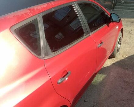 Красный Киа Сид, объемом двигателя 1.4 л и пробегом 192 тыс. км за 4000 $, фото 5 на Automoto.ua