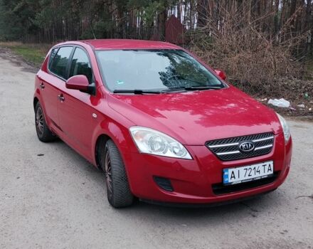 Красный Киа Сид, объемом двигателя 1.4 л и пробегом 200 тыс. км за 4500 $, фото 1 на Automoto.ua