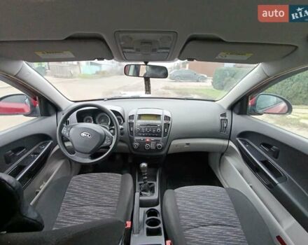 Красный Киа Сид, объемом двигателя 1.4 л и пробегом 180 тыс. км за 4300 $, фото 11 на Automoto.ua