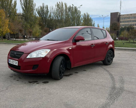 Киа Сид 2008 в Кривом Роге на Automoto.ua Красный Киа Сид, объемом двигателя 1.6 л и пробегом 189 тыс. км за 5300 $, фото 1 на Automoto.ua