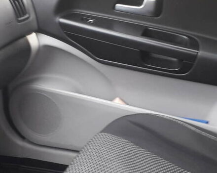 Красный Киа Сид, объемом двигателя 1.6 л и пробегом 341 тыс. км за 5300 $, фото 5 на Automoto.ua