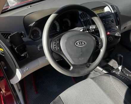 Красный Киа Сид, объемом двигателя 1.6 л и пробегом 308 тыс. км за 5500 $, фото 13 на Automoto.ua