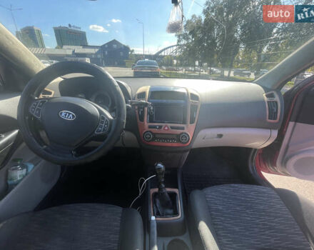 Красный Киа Сид, объемом двигателя 1.59 л и пробегом 299 тыс. км за 4200 $, фото 24 на Automoto.ua