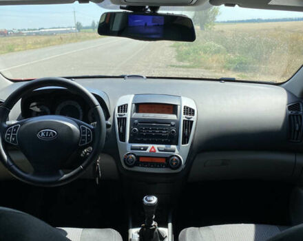 Красный Киа Сид, объемом двигателя 1.4 л и пробегом 166 тыс. км за 6200 $, фото 9 на Automoto.ua