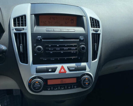 Красный Киа Сид, объемом двигателя 1.4 л и пробегом 166 тыс. км за 6200 $, фото 10 на Automoto.ua