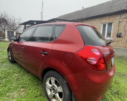 Красный Киа Сид, объемом двигателя 1.4 л и пробегом 260 тыс. км за 3800 $, фото 4 на Automoto.ua