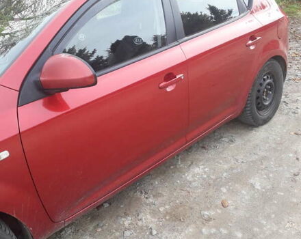 Красный Киа Сид, объемом двигателя 1.6 л и пробегом 341 тыс. км за 5300 $, фото 3 на Automoto.ua