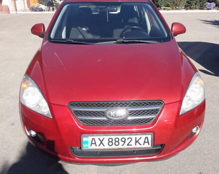 Красный Киа Сид, объемом двигателя 1.6 л и пробегом 341 тыс. км за 5300 $, фото 1 на Automoto.ua