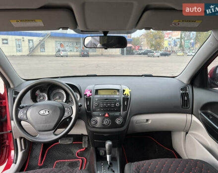 Киа Сид 2008 в Кривом Роге на Automoto.ua Красный Киа Сид, объемом двигателя 1.6 л и пробегом 189 тыс. км за 5300 $, фото 7 на Automoto.ua