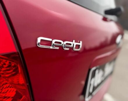 Красный Киа Сид, объемом двигателя 0 л и пробегом 181 тыс. км за 5800 $, фото 5 на Automoto.ua