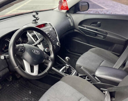 Красный Киа Сид, объемом двигателя 1.4 л и пробегом 191 тыс. км за 6300 $, фото 15 на Automoto.ua
