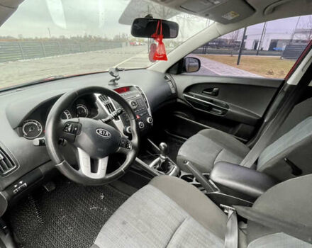 Красный Киа Сид, объемом двигателя 1.4 л и пробегом 191 тыс. км за 6300 $, фото 12 на Automoto.ua