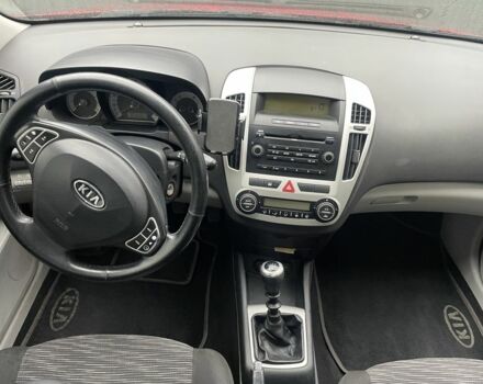 Красный Киа Сид, объемом двигателя 1.6 л и пробегом 151 тыс. км за 5300 $, фото 17 на Automoto.ua