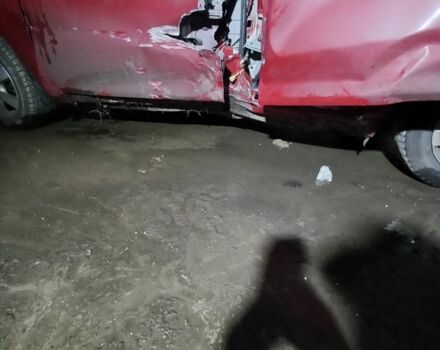 Червоний Кіа Сід, об'ємом двигуна 1.6 л та пробігом 250 тис. км за 2135 $, фото 2 на Automoto.ua