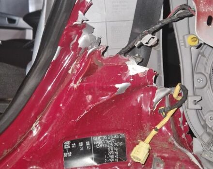 Червоний Кіа Сід, об'ємом двигуна 1.6 л та пробігом 250 тис. км за 2135 $, фото 14 на Automoto.ua