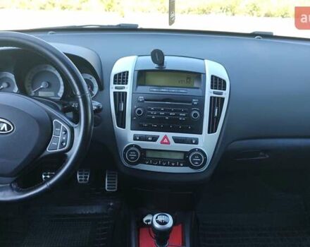Киа Сид 2008 в Львове на Automoto.ua Красный Киа Сид, объемом двигателя 1.6 л и пробегом 218 тыс. км за 5200 $, фото 16 на Automoto.ua