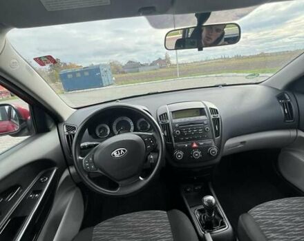 Киа Сид 2008 в Ковель на Automoto.ua Красный Киа Сид, объемом двигателя 1.4 л и пробегом 231 тыс. км за 5800 $, фото 8 на Automoto.ua