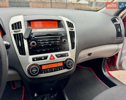 Червоний Кіа Сід, об'ємом двигуна 1.4 л та пробігом 214 тис. км за 5800 $, фото 50 на Automoto.ua