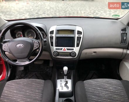 Красный Киа Сид, объемом двигателя 1.6 л и пробегом 248 тыс. км за 4599 $, фото 22 на Automoto.ua