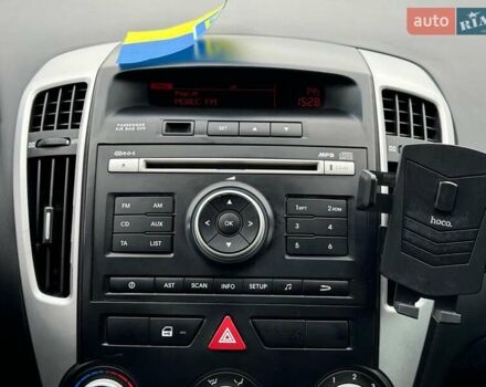 Красный Киа Сид, объемом двигателя 1.6 л и пробегом 267 тыс. км за 6890 $, фото 27 на Automoto.ua