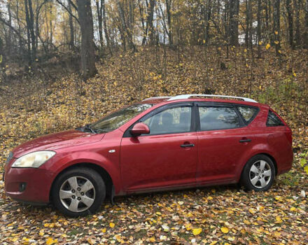 Кіа Сід 2009 у Ромнах на Automoto.ua Червоний Кіа Сід, об'ємом двигуна 1.4 л та пробігом 231 тис. км за 5500 $, фото 7 на Automoto.ua