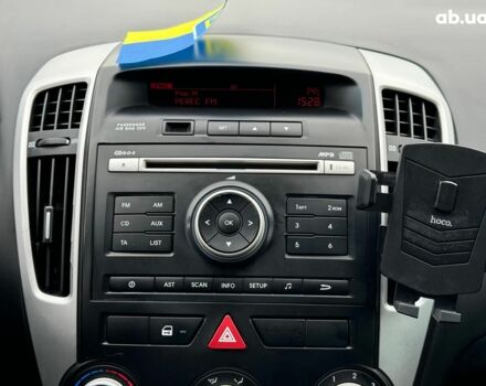 Красный Киа Сид, объемом двигателя 1.6 л и пробегом 267 тыс. км за 6890 $, фото 26 на Automoto.ua