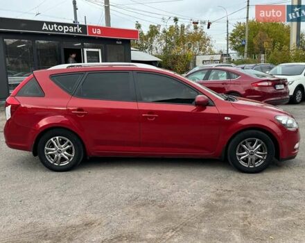 Красный Киа Сид, объемом двигателя 1.6 л и пробегом 267 тыс. км за 6890 $, фото 4 на Automoto.ua