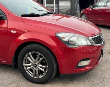 Красный Киа Сид, объемом двигателя 1.6 л и пробегом 267 тыс. км за 6890 $, фото 3 на Automoto.ua