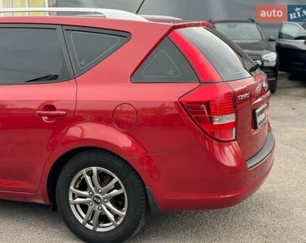 Красный Киа Сид, объемом двигателя 1.6 л и пробегом 267 тыс. км за 6890 $, фото 8 на Automoto.ua