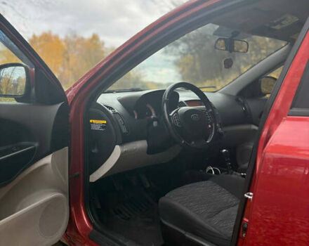 Кіа Сід 2009 у Ромнах на Automoto.ua Червоний Кіа Сід, об'ємом двигуна 1.4 л та пробігом 231 тис. км за 5500 $, фото 8 на Automoto.ua