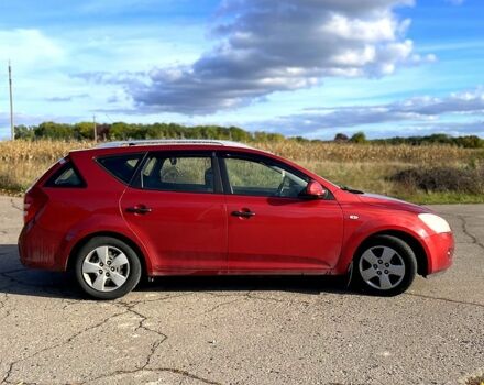 Красный Киа Сид, объемом двигателя 1.4 л и пробегом 230 тыс. км за 4800 $, фото 2 на Automoto.ua