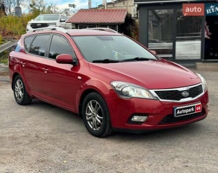 Красный Киа Сид, объемом двигателя 1.6 л и пробегом 267 тыс. км за 6890 $, фото 2 на Automoto.ua