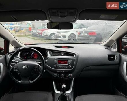 Красный Киа Сид, объемом двигателя 1.58 л и пробегом 254 тыс. км за 9800 $, фото 10 на Automoto.ua