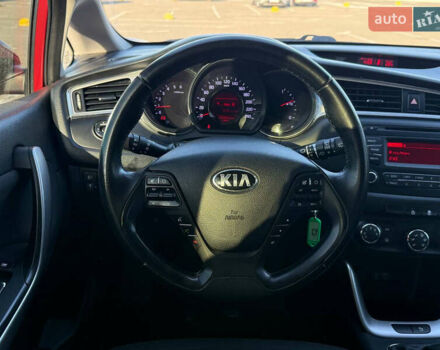 Червоний Кіа Сід, об'ємом двигуна 1.58 л та пробігом 254 тис. км за 10500 $, фото 7 на Automoto.ua